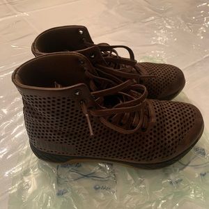 NOBULL HIGH - TOP COFFEE LEATHER TRAINER